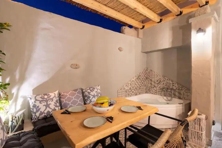 Kyrangelo Traditional House With Outdoor Jacuzzi Koskinou  外观 照片